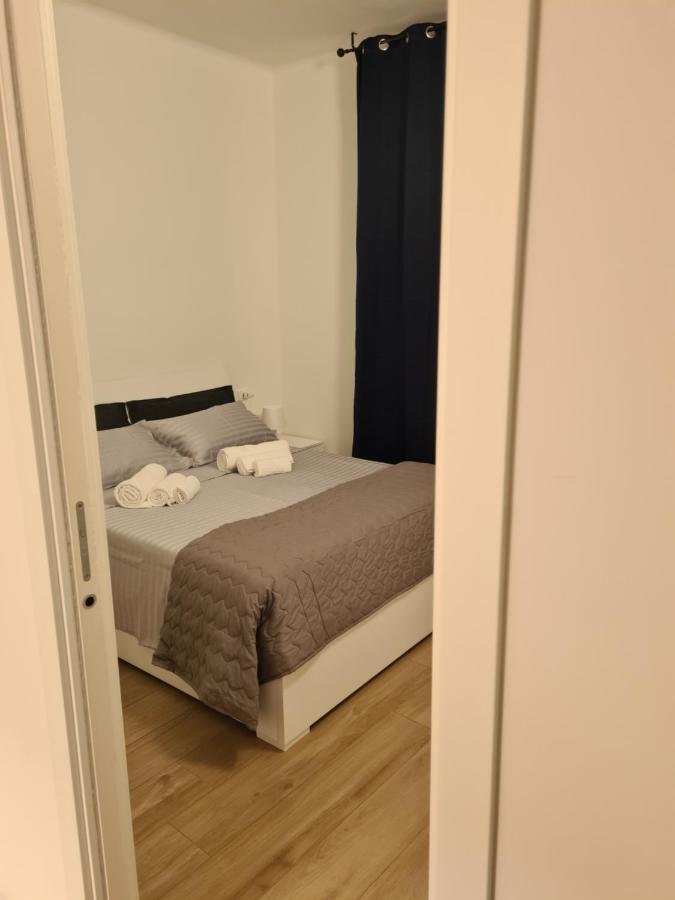 Lu.Na Apartment Bologna Luaran gambar